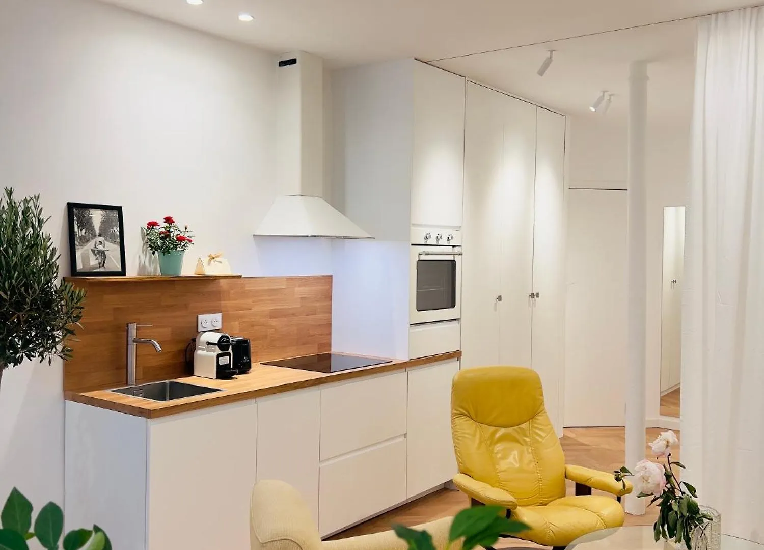 An Attractive Flat Near By St Germain, Jardin Du Luxembourg Apartment Paris