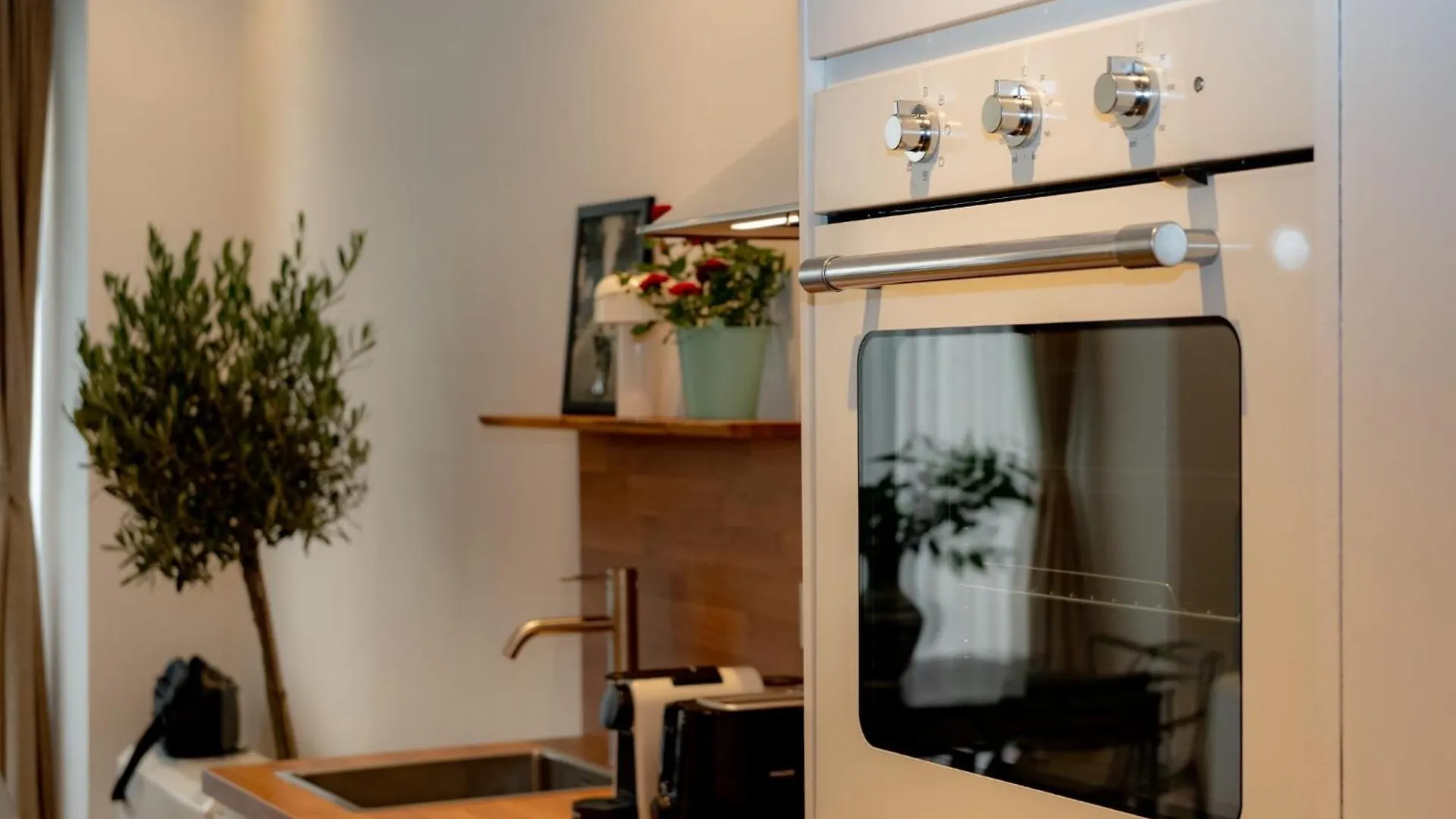 An Attractive Flat Near By St Germain, Jardin Du Luxembourg Apartment Paris France