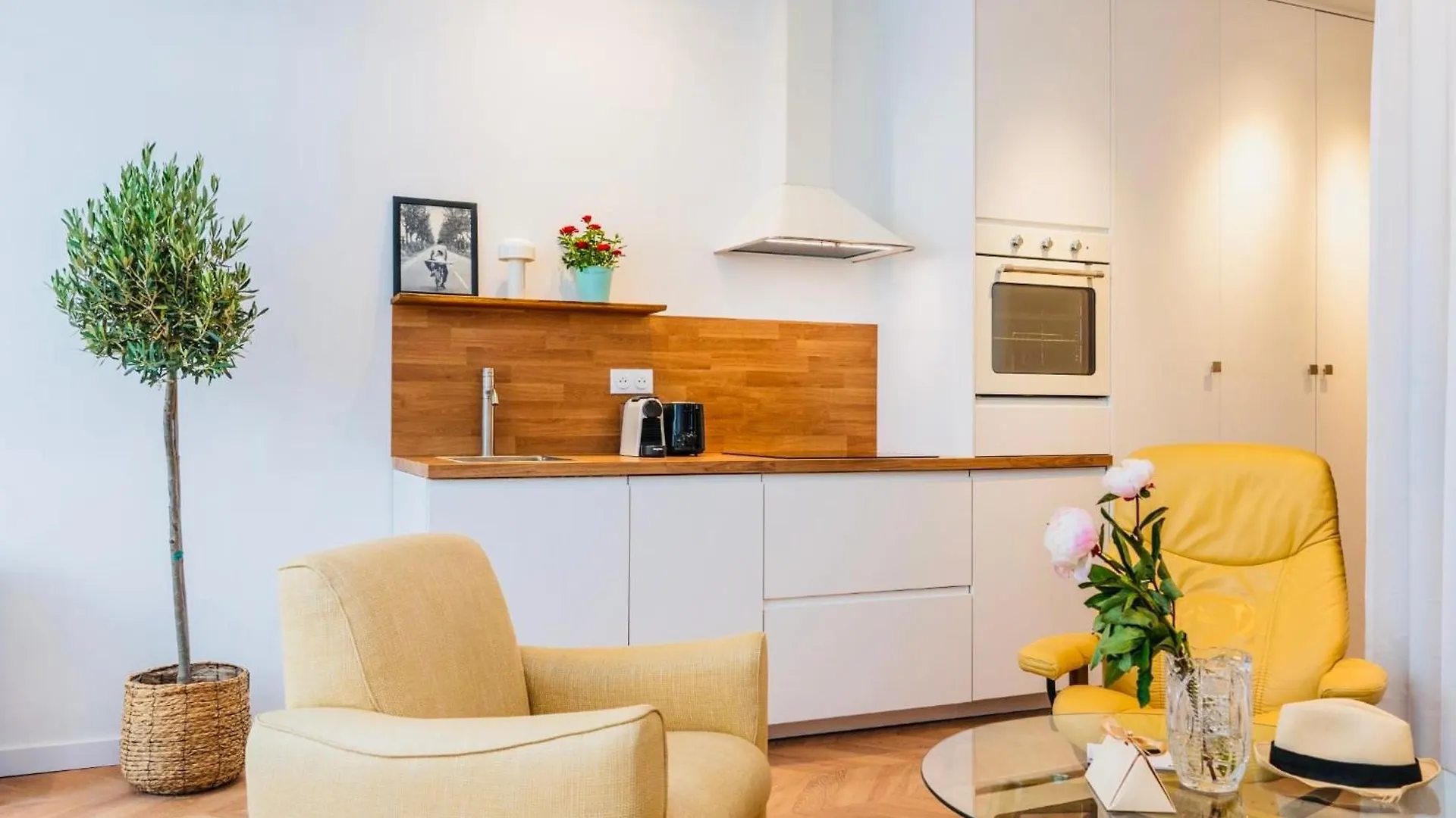 An Attractive Flat Near By St Germain, Jardin Du Luxembourg Apartment Paris